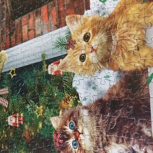 Christmas Kittens 1000 piece jigsaw puzzle by Cobble Hill - Picture 4 of 5